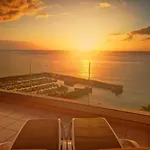 Magnificent Apt. With Sea View, Cliff & Marina شقة *