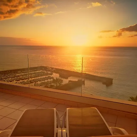 Magnificent Apt. With Sea View, Cliff & Marina 아파트 *