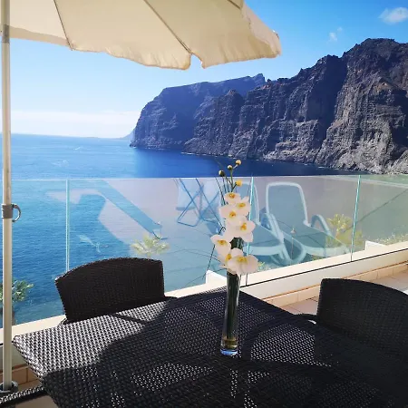 Apartment Magnificent Apt. With Sea View, Cliff & Marina