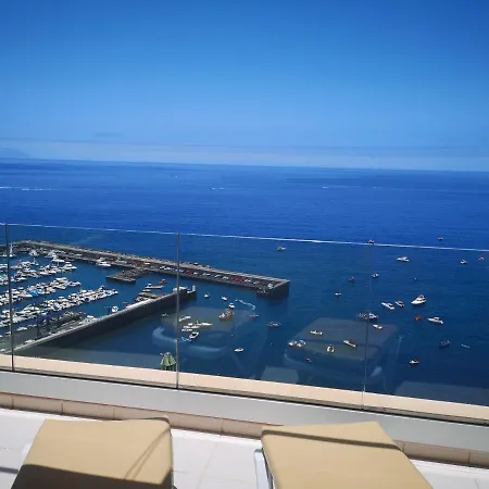 Magnificent Apt. With Sea View, Cliff & Marina Apartment