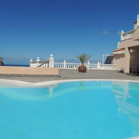 Apartment Magnificent Apt. With Sea View, Cliff & Marina