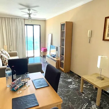 Magnificent Apt. With Sea View, Cliff & Marina Apartmán